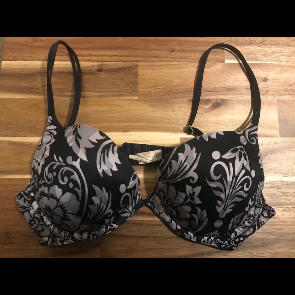 Black Victoria’s Secret Push-Up bra